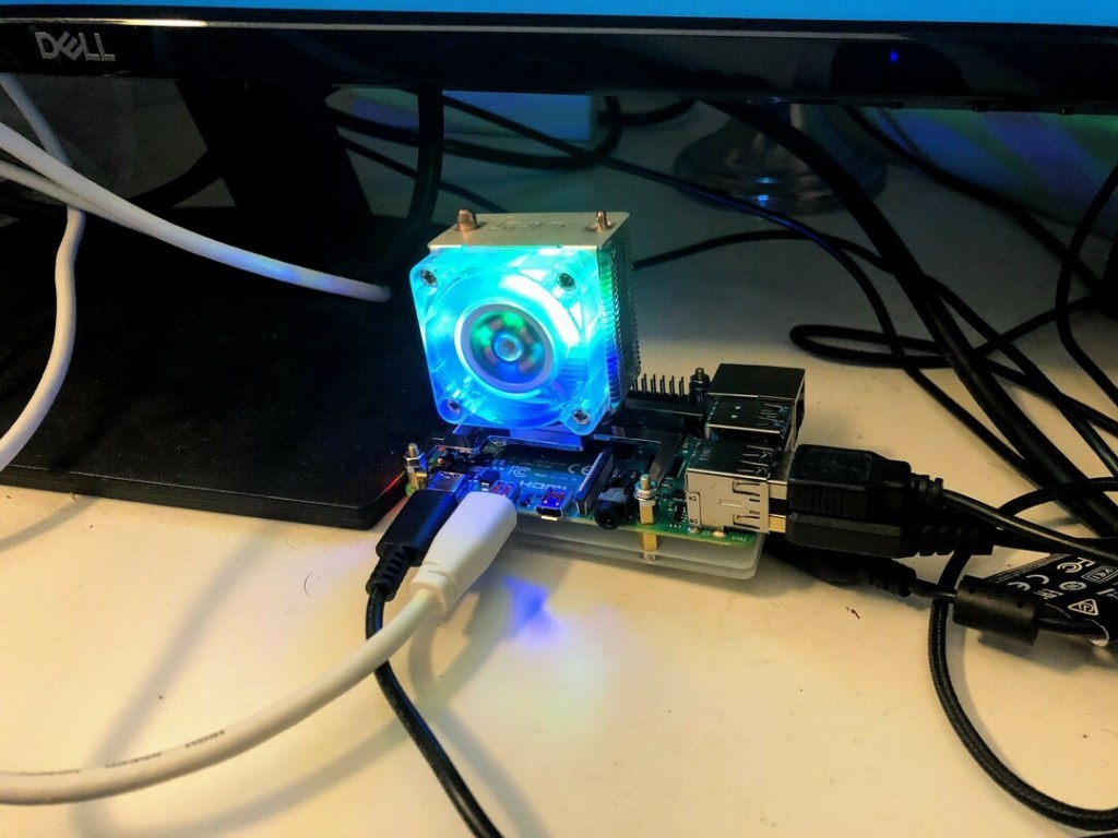 Το rasspberry pi 4 λίγο πριν τα ... βασανιστήρια 